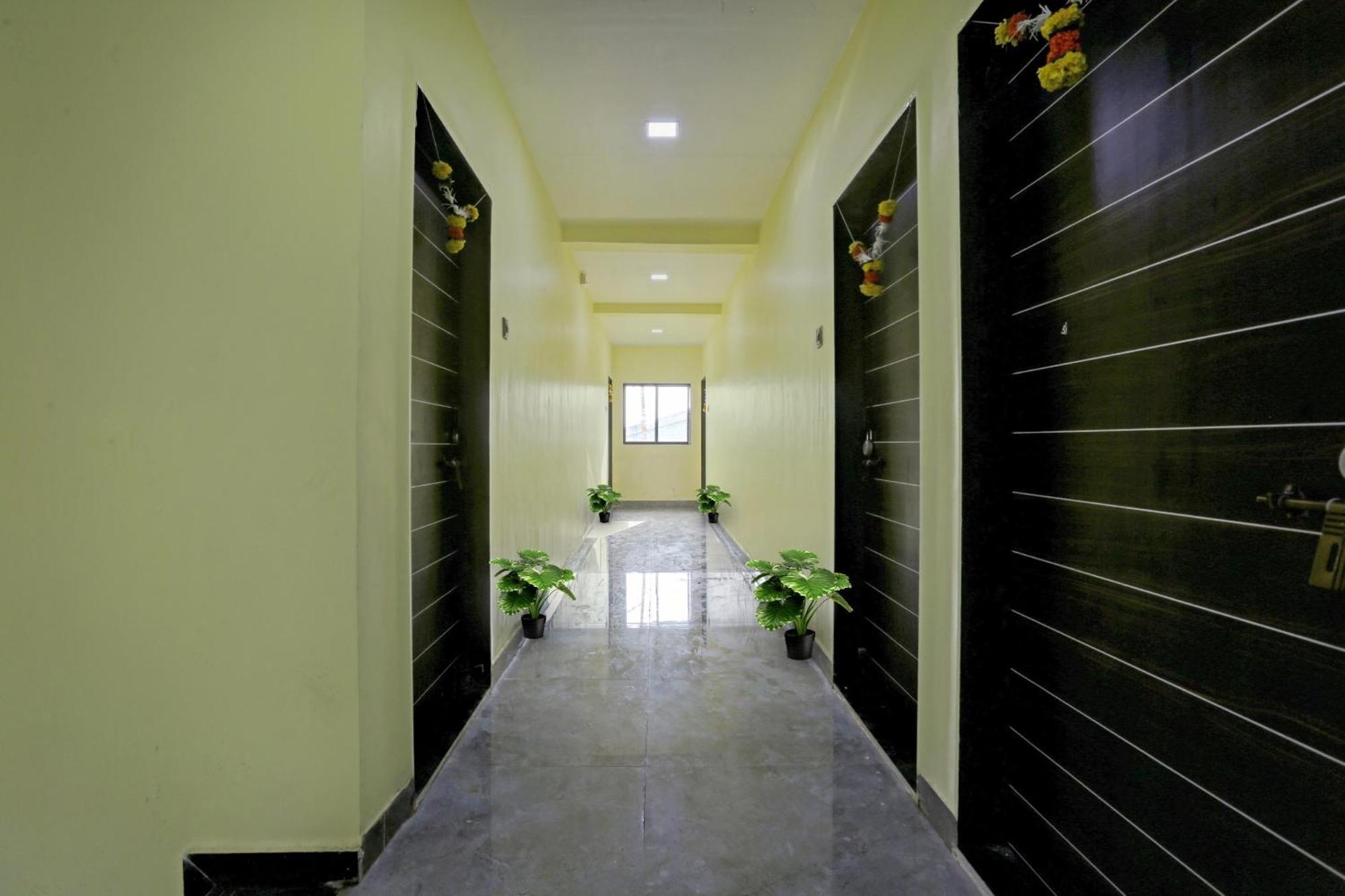Hotel O Om Sai Residency Lodging And Boarding Taloje ภายนอก รูปภาพ